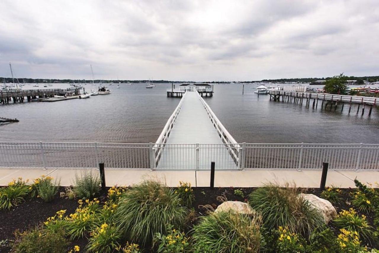 Fathoms Hotel & Marina Port Washington Exterior photo